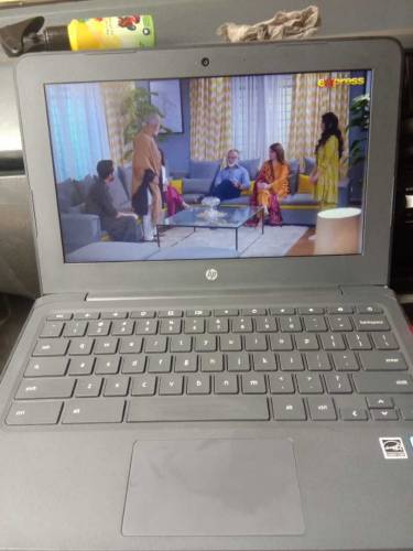 HP laptop hai bhaiyu 4GB Ram 16gb rom sd Card usb support chrome book 