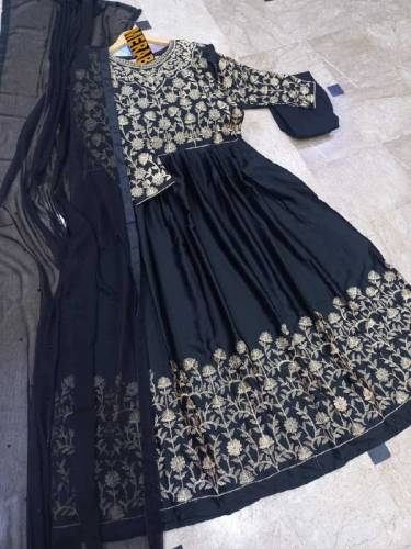 Neck,Sleeves Border Heavy Embroidery With Pearls Attached Dupatta 3Pcs