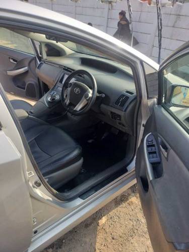 prius L edition 2011