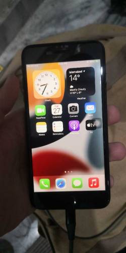 urgent sale iphone 7 plus black 