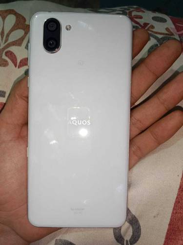 Aquos R3 6 /128 GB
