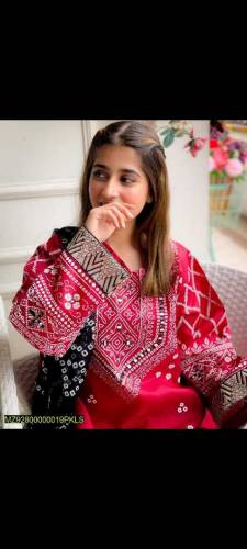 Embroidered clothes 