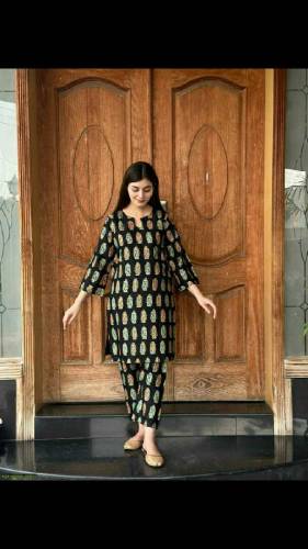 2 pices lown fabric print shirt & Trusr