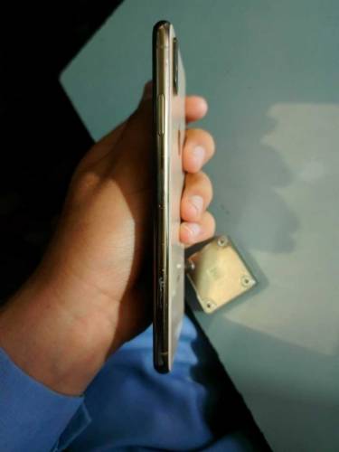 iPhone Xmax 64gb golden coluer pta approved Battery health 82 non wate