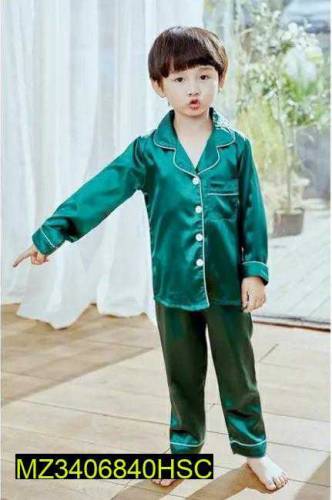 •  Fabric: Silk•  Product Type: Unisex Stitched Silk Plain Shirt And T