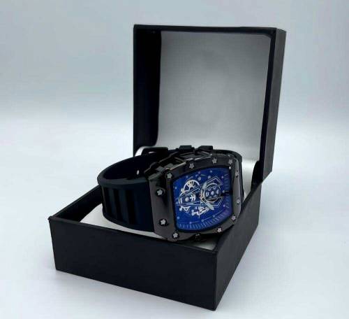 •  Material: Stainless Steel•  Product Type: Watch•  Watch Case Shape: