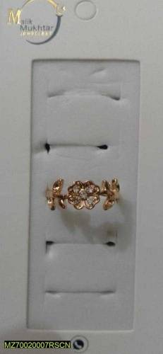•  Number Of Pieces: 1 Pc•  Helpful Info: Keep Jewellery away from wat
