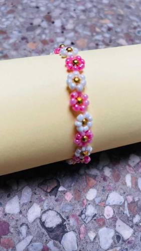 daisy pink and white bracelet 