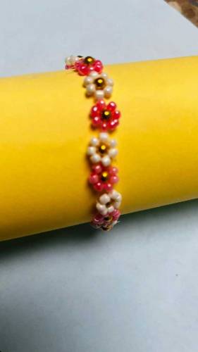 daisy pink and white bracelet 