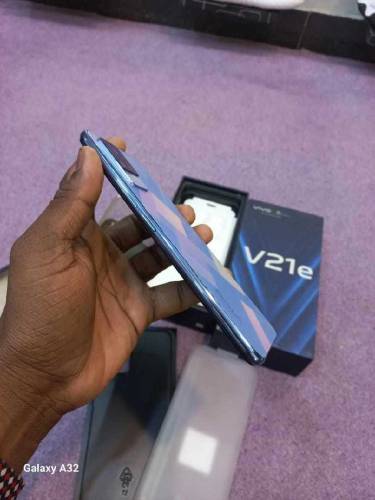 vivo v21e 