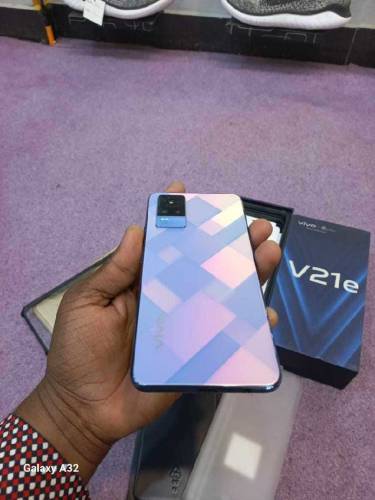 vivo v21e 