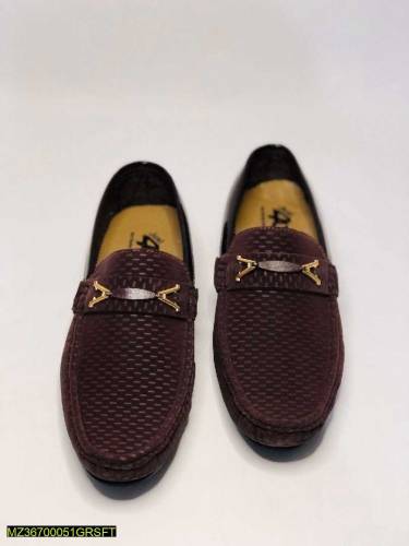 •  Eva Sole•  Double Padding Comfort Insole•  Stretchable Rexine Upper