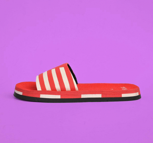 Black Camel Line Style Slide Shoes, Red