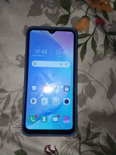 vivo y17....8..256 .he box he bilkuL new condition me he ok set hen 