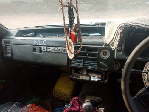 mazda pickup 1992 lahore regesterd 2400cc toyota injin 6نٹی ٹیوب 