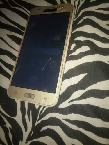 Samsung j5 no copy just inside se thora thora touch toota hai mgr i