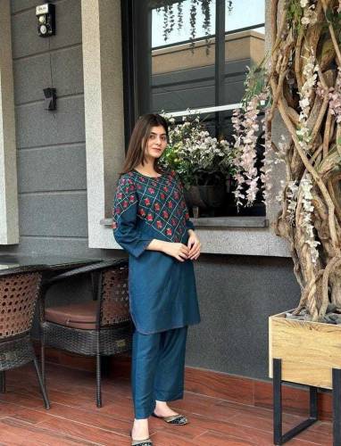 2 Pcs Women's Stitched Arabic Lawn Embroidered Suit