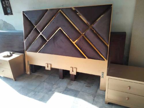 bed with sidetables 