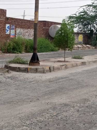 plot for sale in FAISALABAD 4marla upr poni sirsai hai metar la ga hai