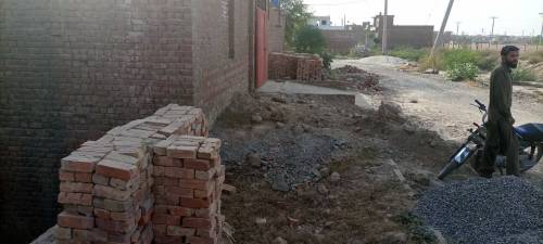 plot for sale in FAISALABAD 4marla upr poni sirsai hai metar la ga hai