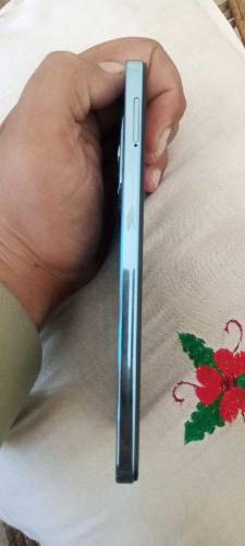 new mobile 20 days used. Paso tame zarorat dy