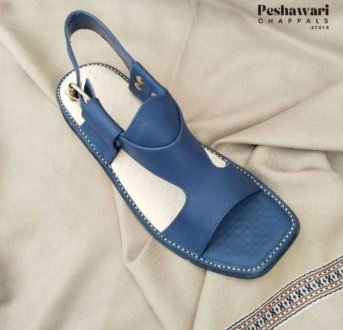 •  Material: PU Leather• 