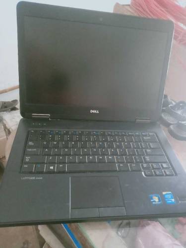 Dell Latitude E-5440Core i5 4th Generation 4 Gb Ram 128 Gb ssd 