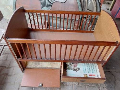 Babycott new condition pure wood