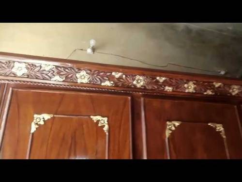 Chonoiti 3 Door Almari For Sale With Singhar Table