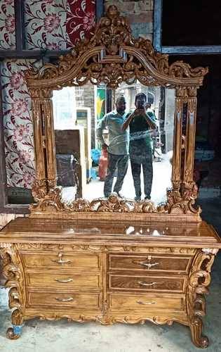 Chonoiti 3 Door Almari For Sale With Singhar Table