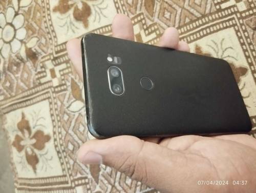 LG V30 thinq