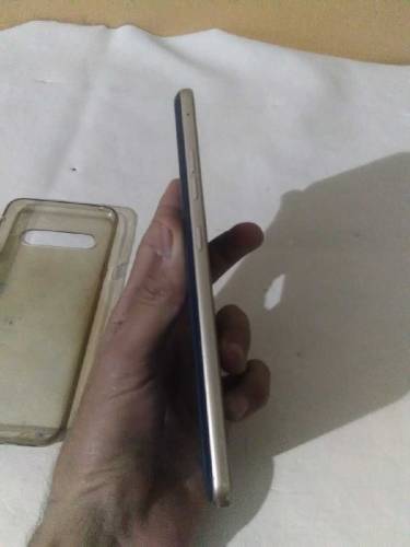 LG V60 