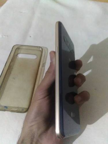 LG V60 