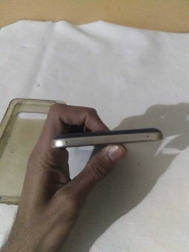 LG V60 