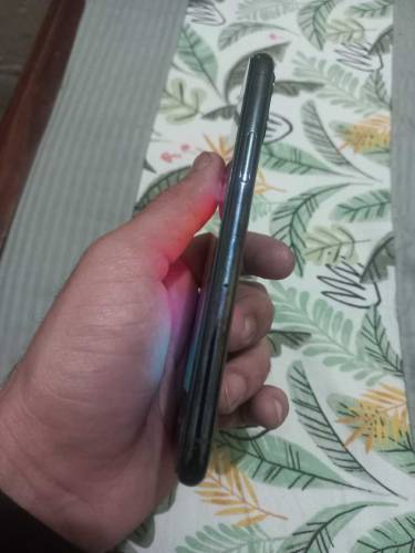 apple iphone 11pro 256 GB 83 battry buhat achi timing ha 