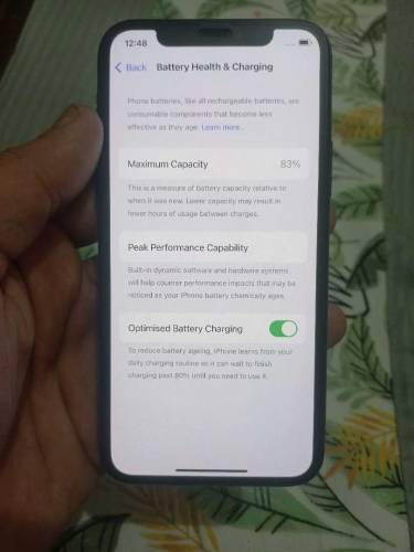 apple iphone 11pro 256 GB 83 battry buhat achi timing ha 