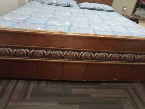 WOODEN DOUBLE BED FOR SALE 