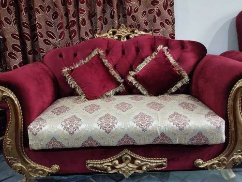7 seater maroon color sofa set for sell All in new condition
