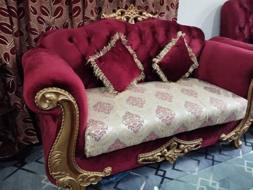 7 seater maroon color sofa set for sell All in new condition