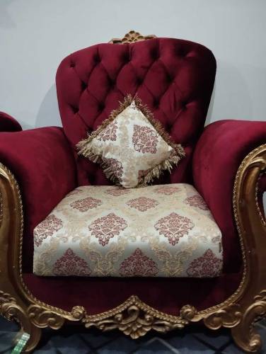 7 seater maroon color sofa set for sell All in new condition