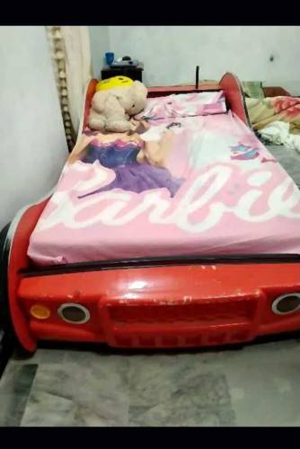 double bed with spring matress