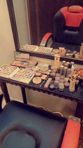 Beauty Salon female