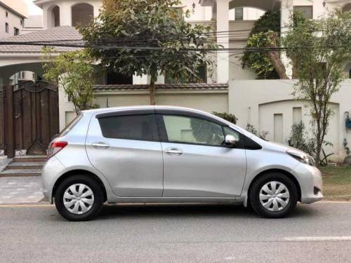 car for sale Toyota vitz 