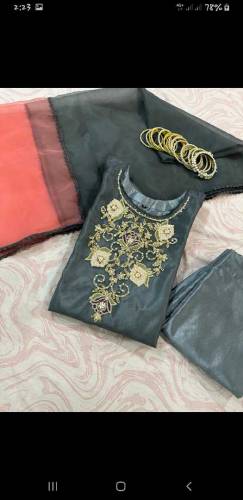 fabric..organza price 4000