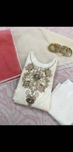fabric..organza price 4000