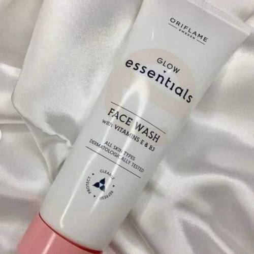 glow essentials face wash