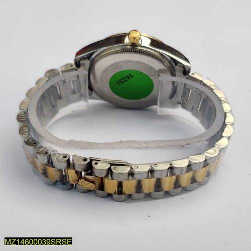 •  Material: Stainless Steel•  Dial Size: 42 mm•  Movement Quarts•  Nu