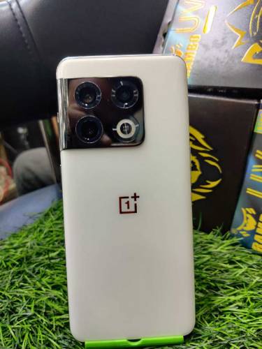 OnePlus 10, 11 and 12 available 