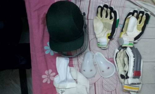 selling my cricket kit 