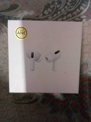 Airpods pro apple brand Excellent soundsl quality 